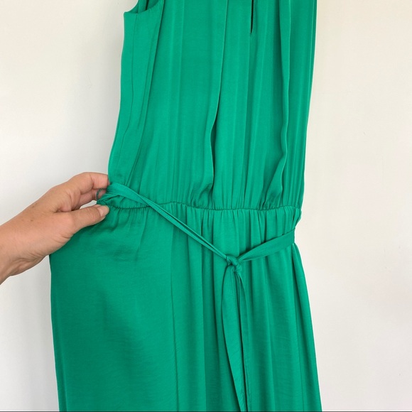 Jennifer Lopez sleeveless maxi dress - Picture 6 of 12